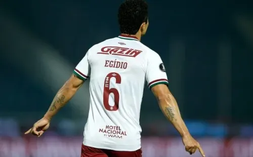 Egídio tem futuro indefinido no Fluminense para 2022 (Foto: Cesar Olmedo/Getty Images South America)