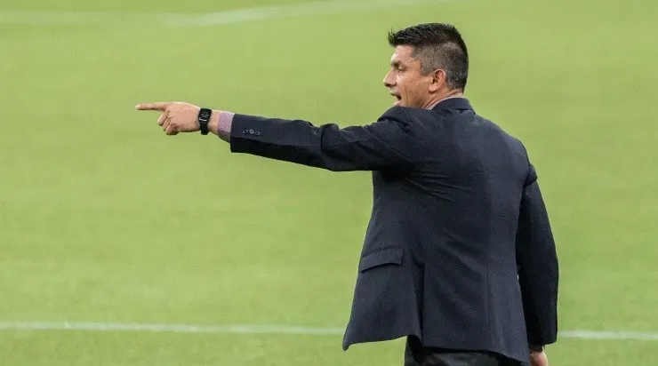 Gustavo Florentín comemorou retorno de Hernanes. Foto:Robson Mafra/AGIF