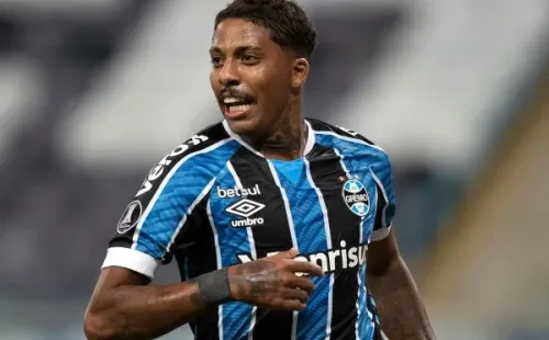 Jean Pyerre entrou em cena nos bastidores de Flamengo x Grêmio e rendeu comentários nas redes (Foto: Liamara Polli – Pool/Getty Images)