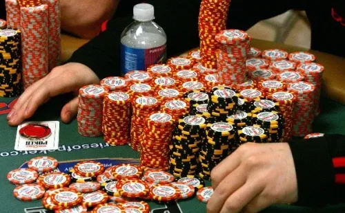 Detalhe nas fichas da WSOP (Foto: Getty images)