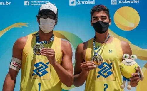 A dupla Vitor Felipe/Renato. (Foto: Divulgação CBV)