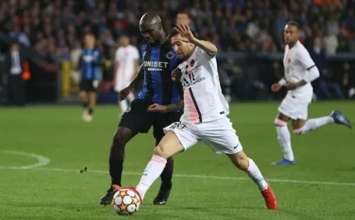 Messi em campo pelo PSG. (Foto: Getty Images)