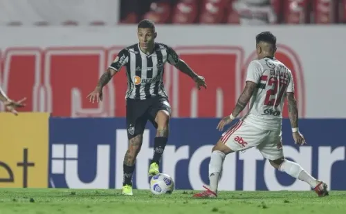 Guilherme Arana acredita na importância da torcida no confronto contra o Palmeiras