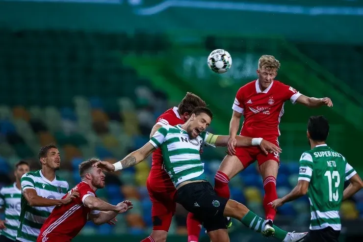 Portugueses precisam da vitória para ficar bem na competição. (Foto: Getty Images)