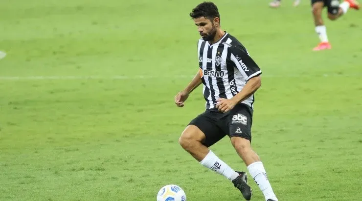 O centroavante deve ficar entre os reservas (Foto: Fernando Moreno/AGIF)