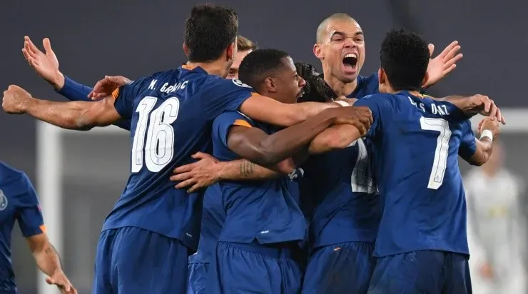 Jogadores do Porto comemoram gol pela Champions League (Foto: Getty Images)