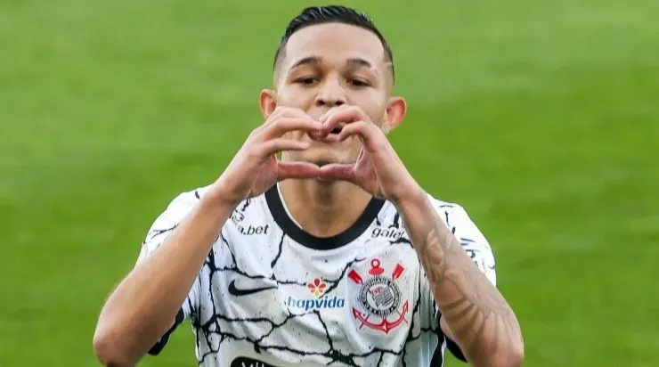 Adson, meia-atacante do Corinthians (Foto: Marcello Zambrana/AGIF)