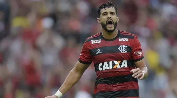 Henrique Dourado, em campo com a camisa do Flamengo (Foto: Getty Images)
