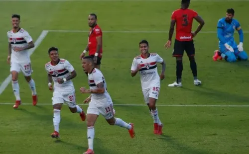 São Paulo comemorando gol no Morumbi. (Foto: Getty Images)