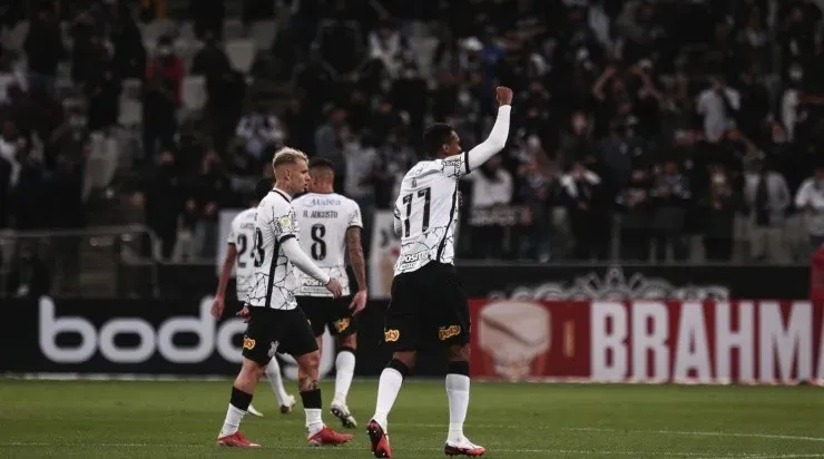 Corinthians venceu o Bahia por 3 a 1 no retorno da torcida à Neo Química Arena (Foto: Ettore Chiereguini/AGIF)