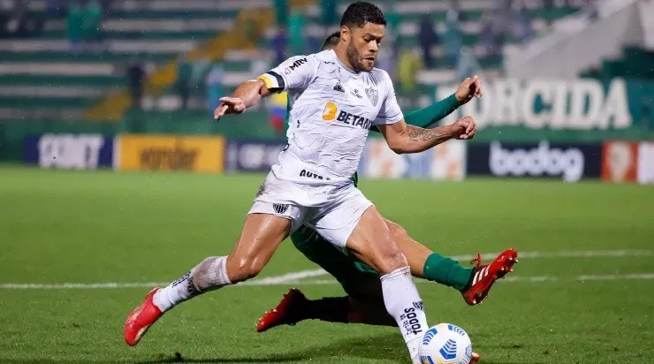 Hulk perdeu uma boa oportunidade no último minuto da partida (Foto: Dinho Zanotto/AGIF)