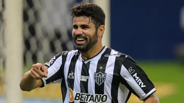 Diego Costa comemora gol com a camisa do Atlético-MG (Foto: Getty Images)