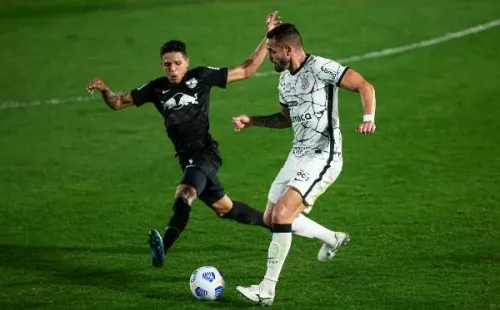 Corinthians em campo pelo Brasileirão. (Foto: Diogo Reis/AGIF)