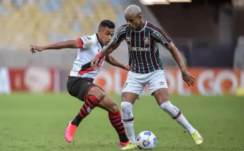 Fluminense em campo pelo Brasileirão. (Foto: Thiago Ribeiro/AGIF)