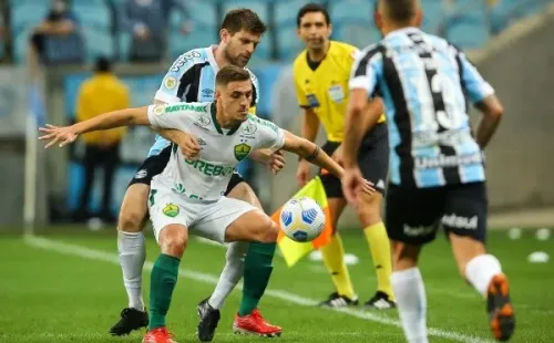 Grêmio em campo contra o Cuiabá. (Foto: Pedro H. Tesch/AGIF)