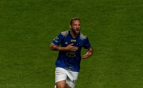 MG - Belo Horizonte - 11/08/2021 - BRASILEIRO B 2021 - CRUZEIRO X VITORIA BA - Giovanni Piccolomo jogador do Cruzeiro comemora seu gol durante partida contra o Vitoria no estadio Independencia pelo campeonato Brasileiro B 2021. Foto: Alessandra Torres/AGIF