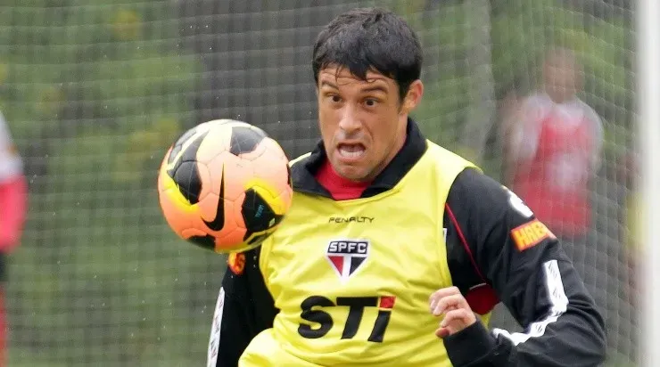 Fabrício deixou o Cruzeiro em 2012 para jogar no São Paulo (Foto: Moises Nascimento/AGIF)