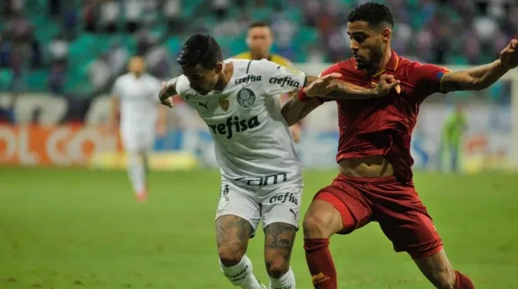 Bahia e Palmeiras, em campo pelo Campeonato Brasileiro (Foto: Jhony Pinho/AGIF)