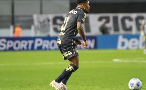 Marinho em campo. (Foto: Fernanda Luz/AGIF)