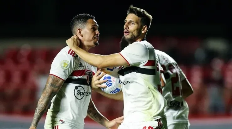 Jogadores do São Paulo comemoram gol (Foto: Getty Images)
