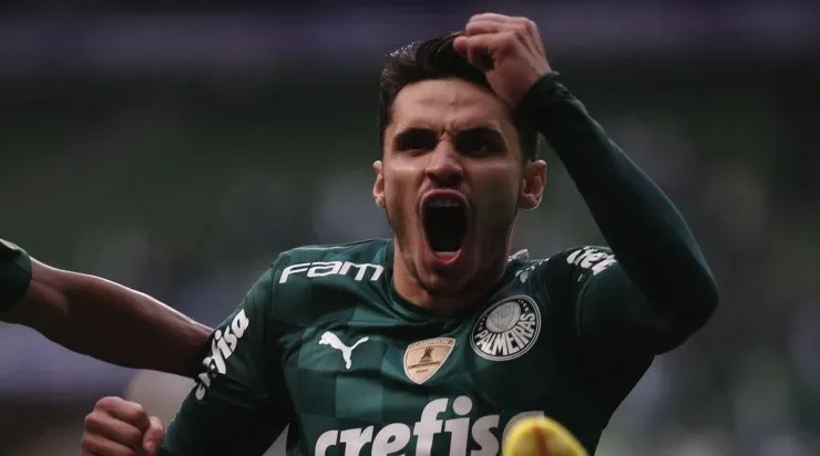Raphael Veiga fez o gol que deu a vitória ao Palmeiras (Foto: Ettore Chiereguini/AGIF)