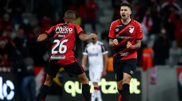 Comemoração dos jogadores do Athletico (Foto: Getty Images)