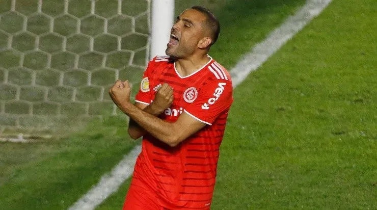 Mercado deve ser a opção de Aguirre na lateral-direita (Foto: Getty Images)