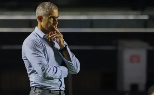 SP - Sao Paulo - 18/10/2021 - BRASILEIRO A 2021, SAO PAULO X CORINTHIANS - Sylvinho tecnico do Corinthians durante partida contra o Sao Paulo no estadio Morumbi pelo campeonato Brasileiro A 2021. Foto: Marcello Zambrana/AGIF