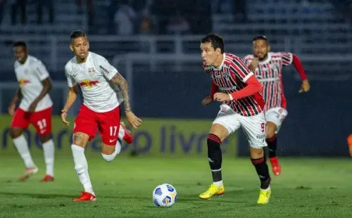 Pablo em campo contra o RB Bragantino. (Foto: Diogo Reis/AGIF)
