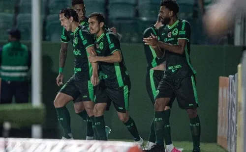 Goiás abriu o placar com Hugo