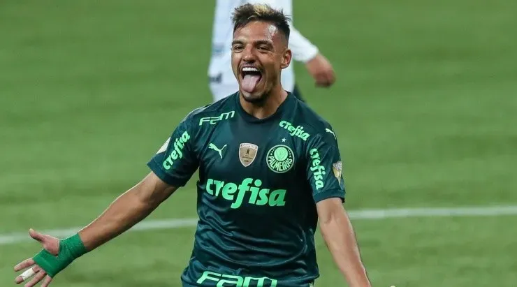 Gabriel Menino esteve no treinamento desta quinta-feira (28) (Foto: Getty Images)