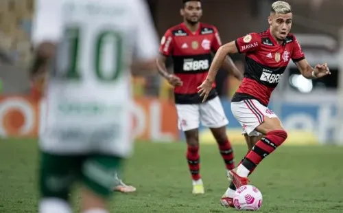 Flamengo em campo. (Foto: Jorge Rodrigues/AGIF)