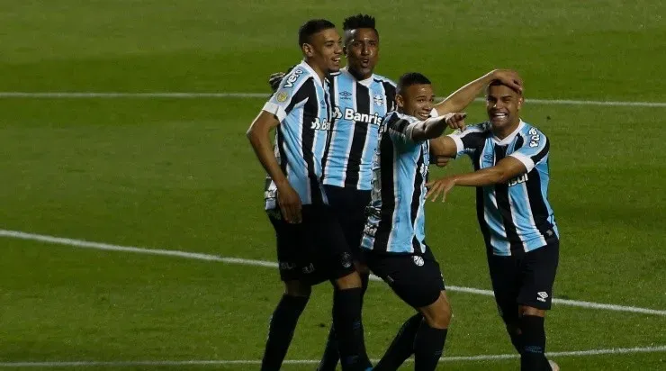 Jogadores do Grêmio comemoram gol (Foto: Getty Images)