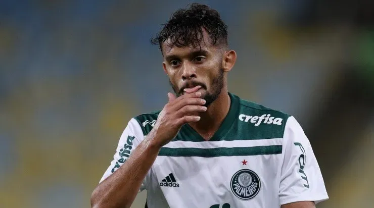 Gustavo Scarpa será titular contra o Grêmio (Foto: Getty Images)