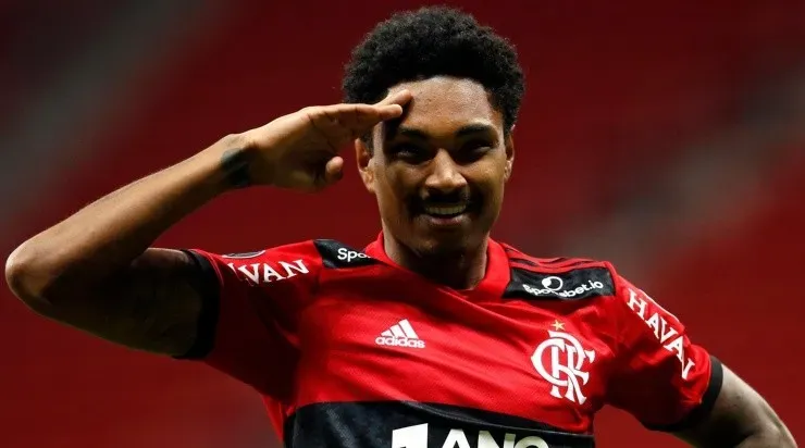 Vitinho deve ser a novidade do Flamengo entre os titulares (Foto: Getty Images)