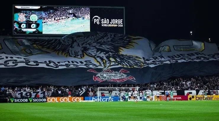 Torcedores do Corinthians encheram a Neo Química Arena (Foto: Marcello Zambrana/AGIF)