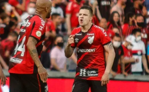 Kayzer descontou para o Athletico e quase empatou nos minutos finais