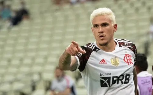 Foto: Kely Pereira/AGIF – Pedro deve seguir no Flamengo na próxima temporada