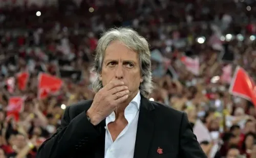 Foto: Thiago Ribeiro/AGIF – Jorge Jesus está treinando o Benfica, de Portugal
