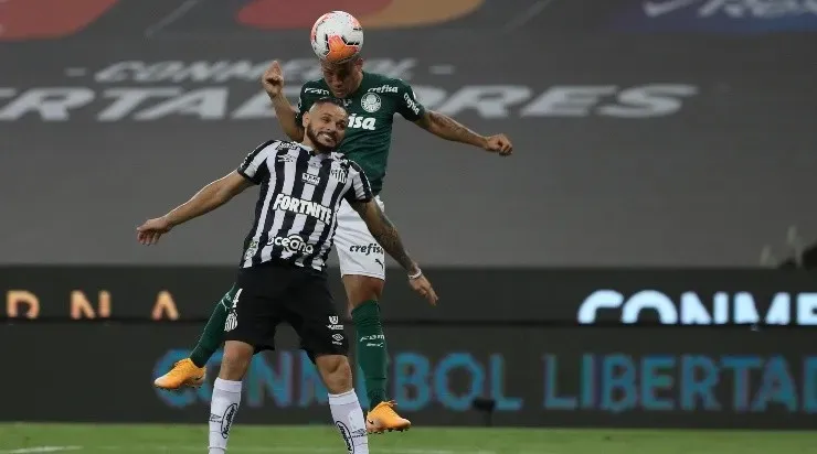 Breno Lopes sobe mais alto que Pará e marca o gol do bicampeonato da América do Palmeiras (Foto: Getty Images)