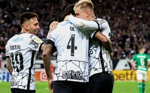 Corinthians comemorando gol contra a Chapecoense. (Foto: Marcello Zambrana/AGIF)