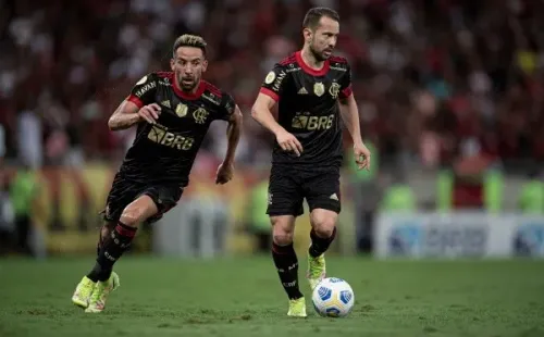 Foto: Jorge Rodrigues/AGIF -Everton Ribeiro jogador do Flamengo durante partida contra o Atlético-GO no estádio