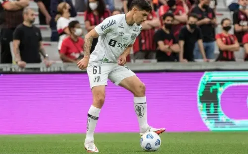 Emiliano Velázquez Athletico Paranaense Santos