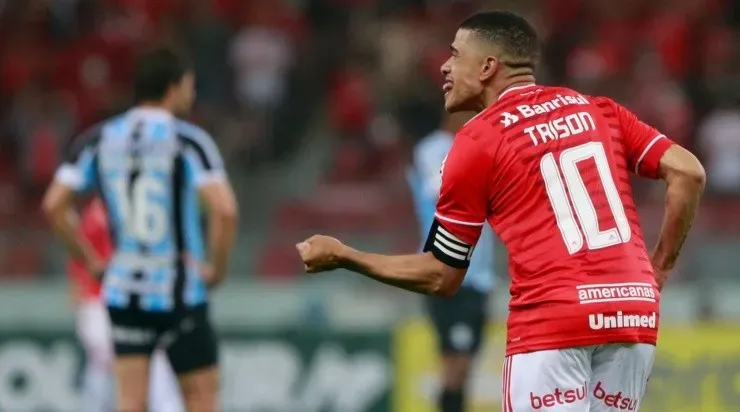 Taison marcou o gol da vitória do Inter sobre o Grêmio (Foto: Getty Images)