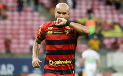 Após Zé Welison ter choque de cabeça com Lucca do Fluminense, Sport traz atualizações sobre o jogo (Foto: Rafael Vieira/AGIF)