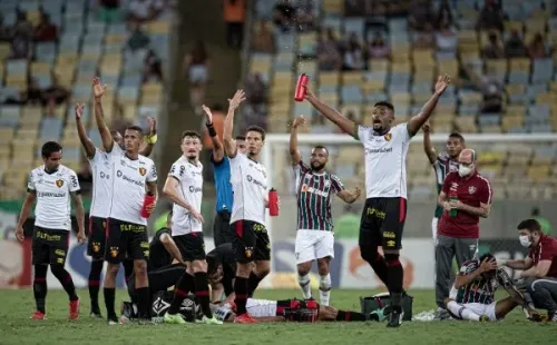 Após Zé Welison ter choque de cabeça com Lucca do Fluminense, Sport traz atualizações sobre o jogo (Foto: Foto: Jorge Rodrigues/AGIF)