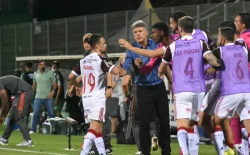 Foto:Renato Padilha/AGIF | Michael marca pelo Flamengo diante da Chapecoense