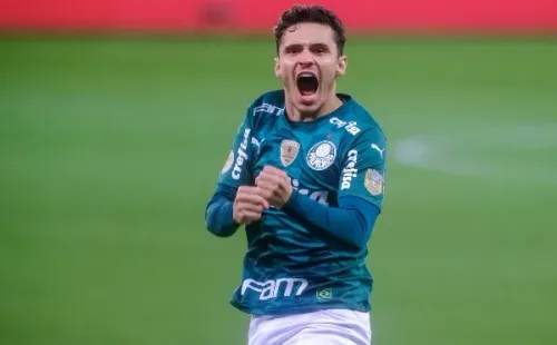 Foto:Marcello Zambrana/AGIF | Raphael Veiga é o artilheiro do Palmeiras na atual temporada