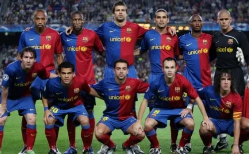 Dani Alves e Xavi atuaram juntos como jogadores do Barcelona (Foto: Getty Images)