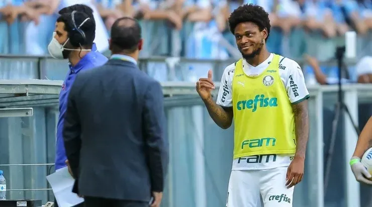 Foto: Pedro H. Tesch/AGIF - Luiz Adriano teria provocado a torcida.